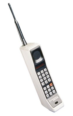 1983 Portable cellular phone mobile Dynatac 8000X Martin Cooper Motorola Inc